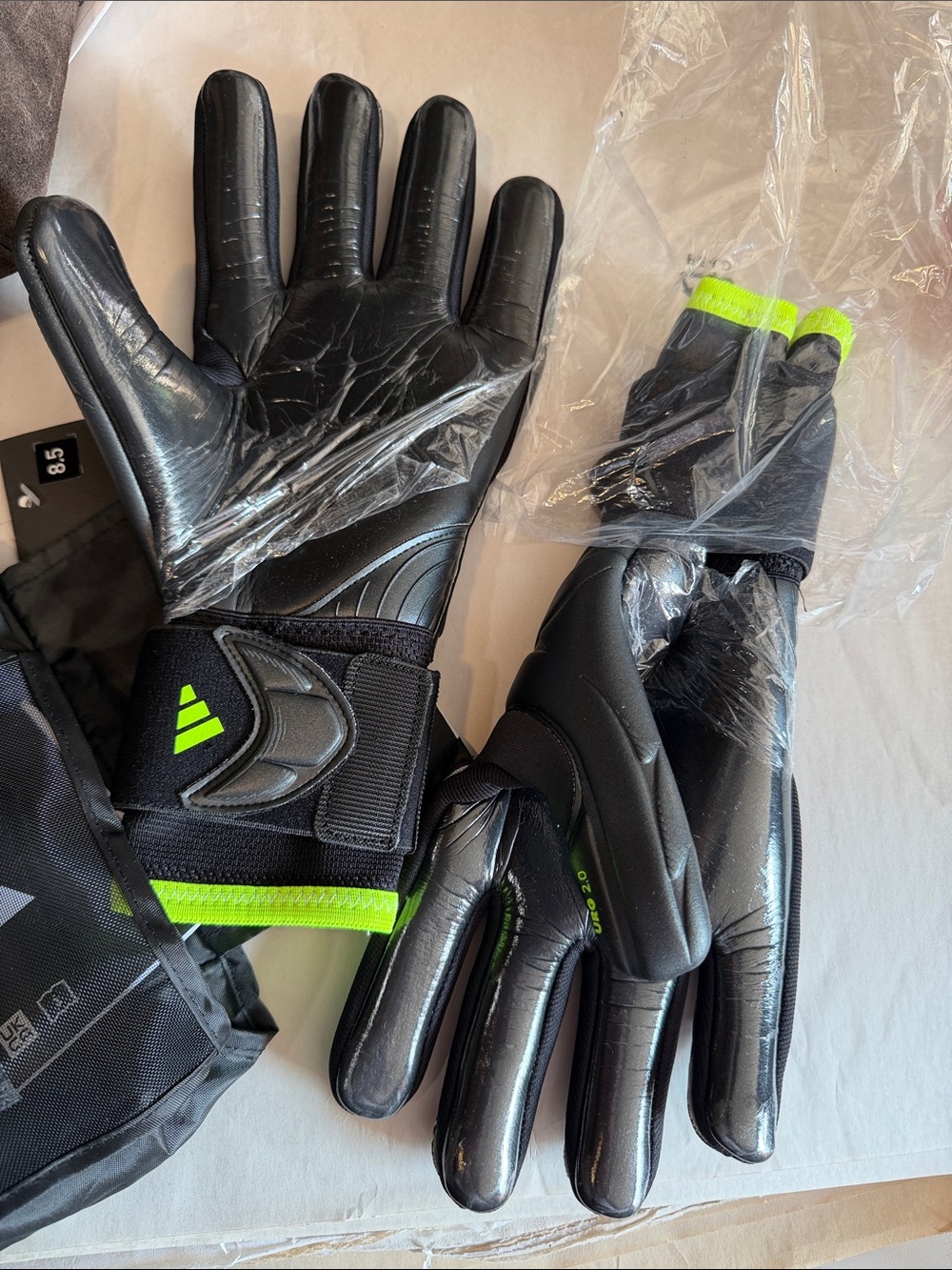Adidas COPA PRO GOALKEEPER
GLOVES - Picture 10 of 10